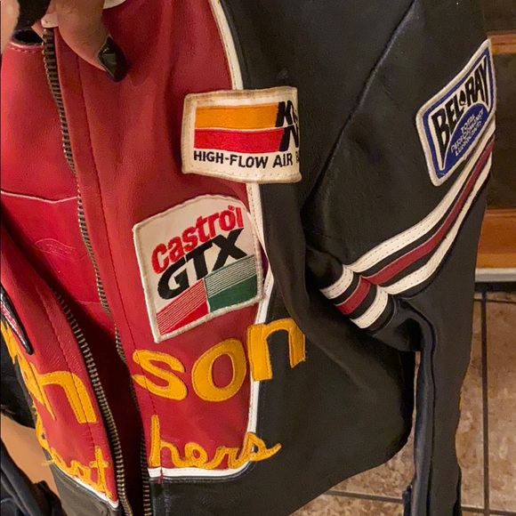 It was passed down from my mom but it’s to big. - Picture 4 of 4